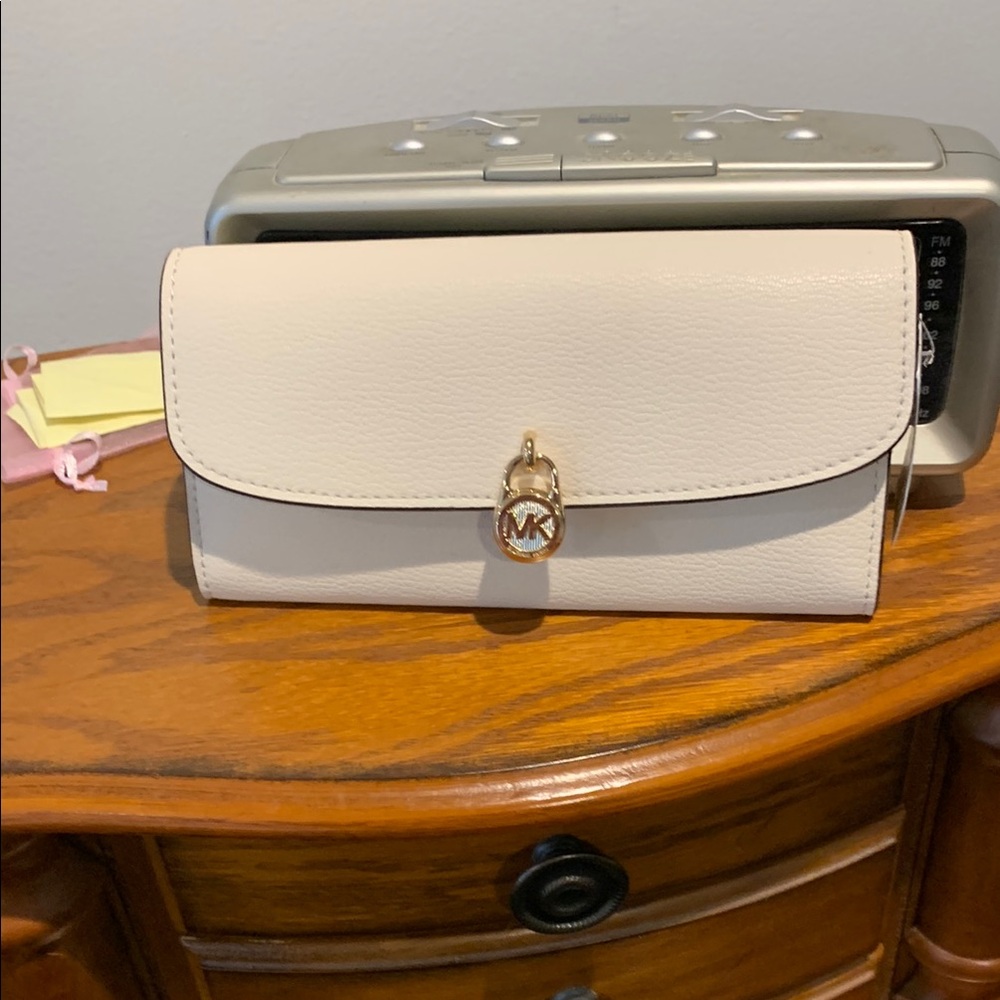 Michael Kors Cream Wallet with Gold Hardware
